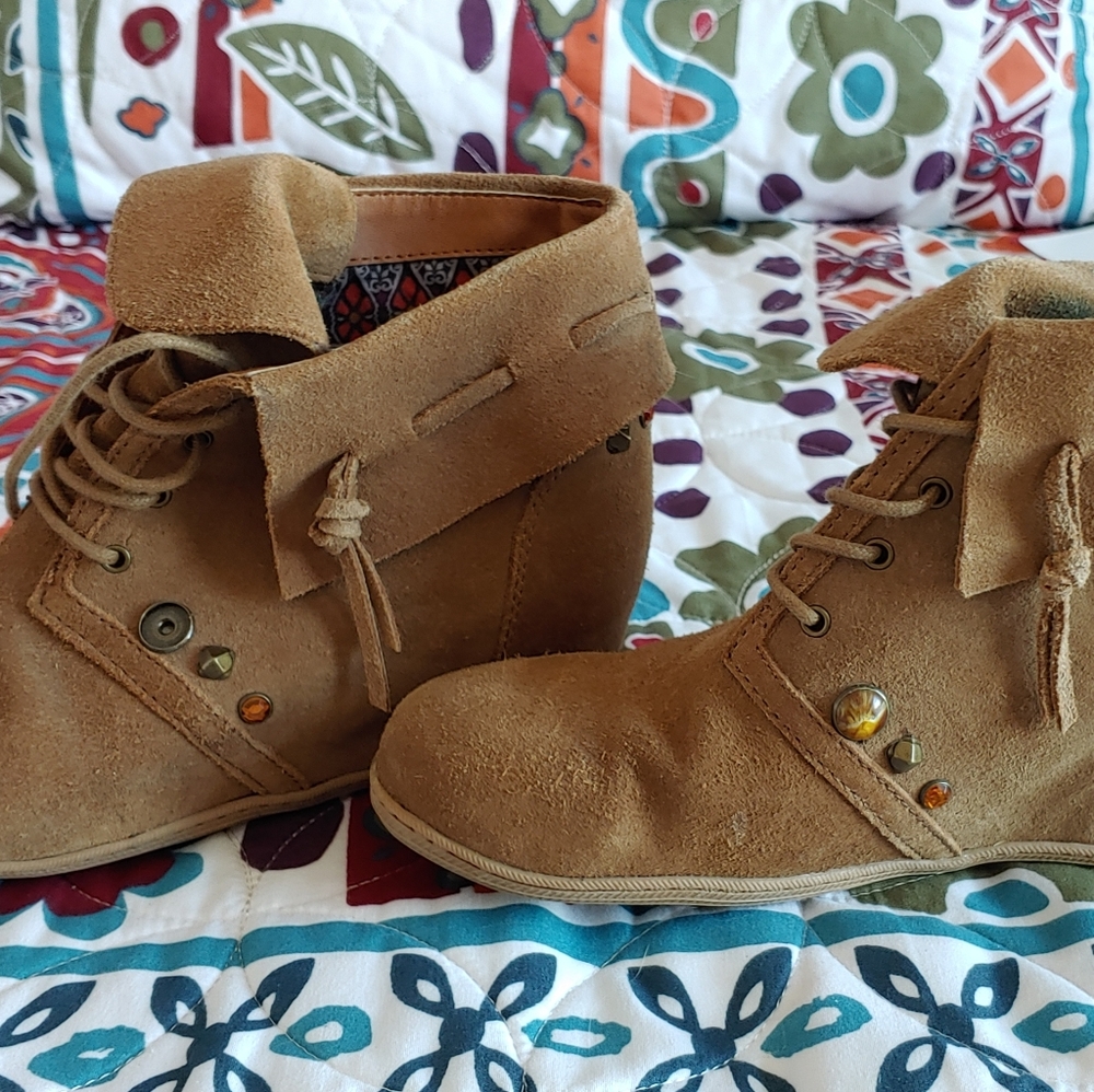 Unique Booties! - image 2